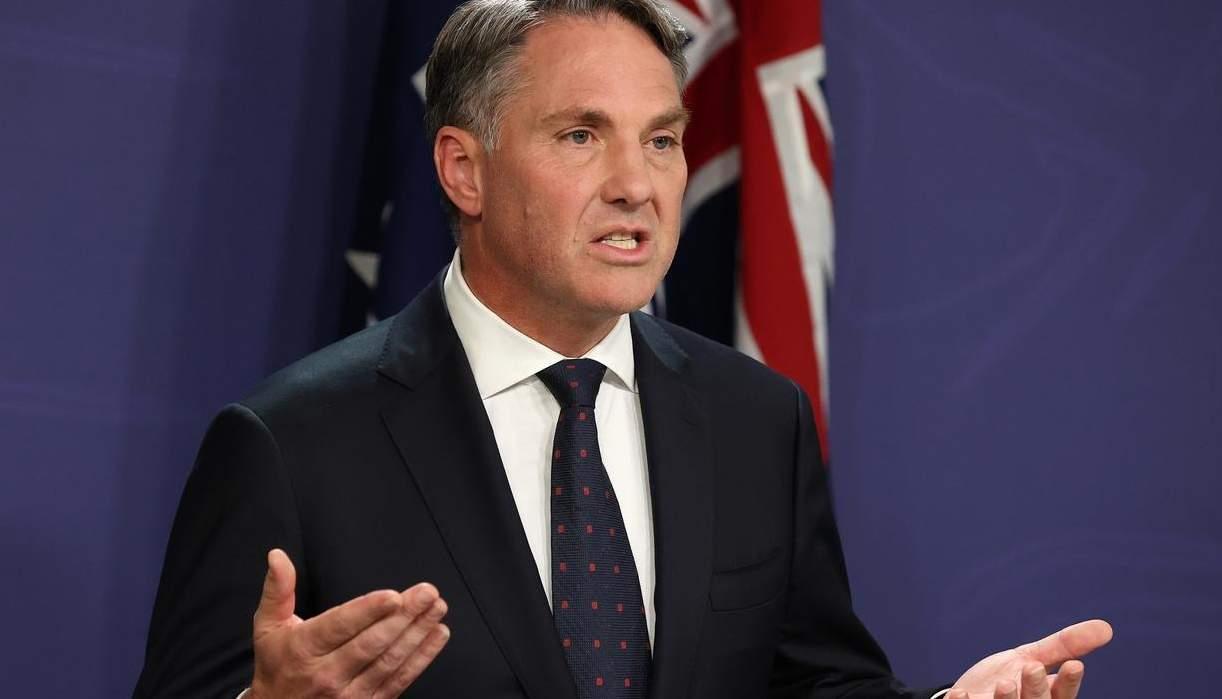 澳舰遭中方军舰包围后，澳洲防长呼吁各国都去巡航，但现场一幕却很尴尬！

据多方公