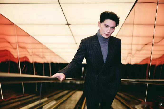 徐正溪的优雅永不过时 徐正溪的优雅，是骨子里的贵气，太迷人！ 