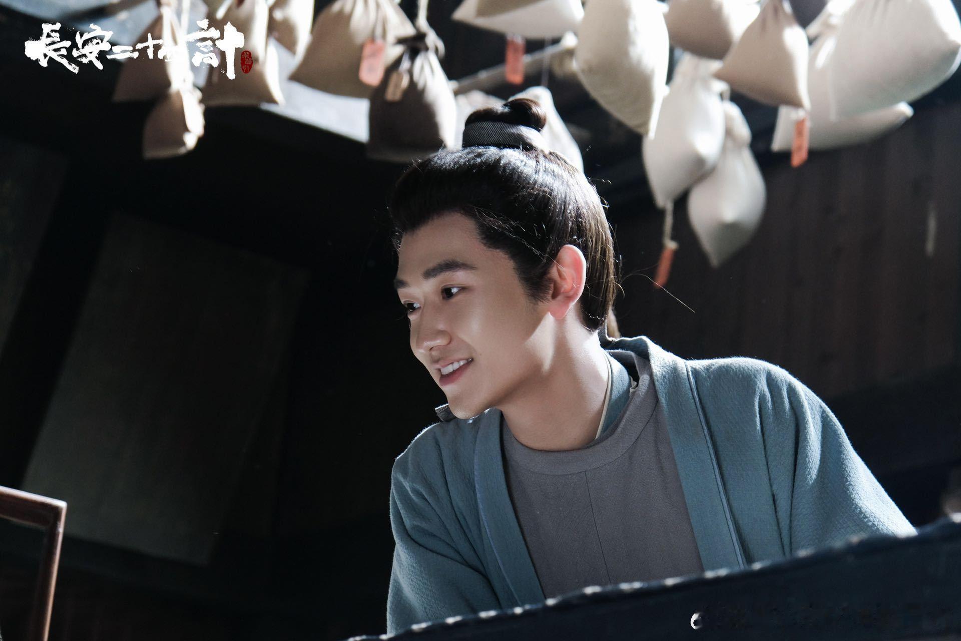 怕反派变脸更怕反派不变脸反派全程带笑干大事这设定真的比直接黑脸更吓人啊，上一秒笑