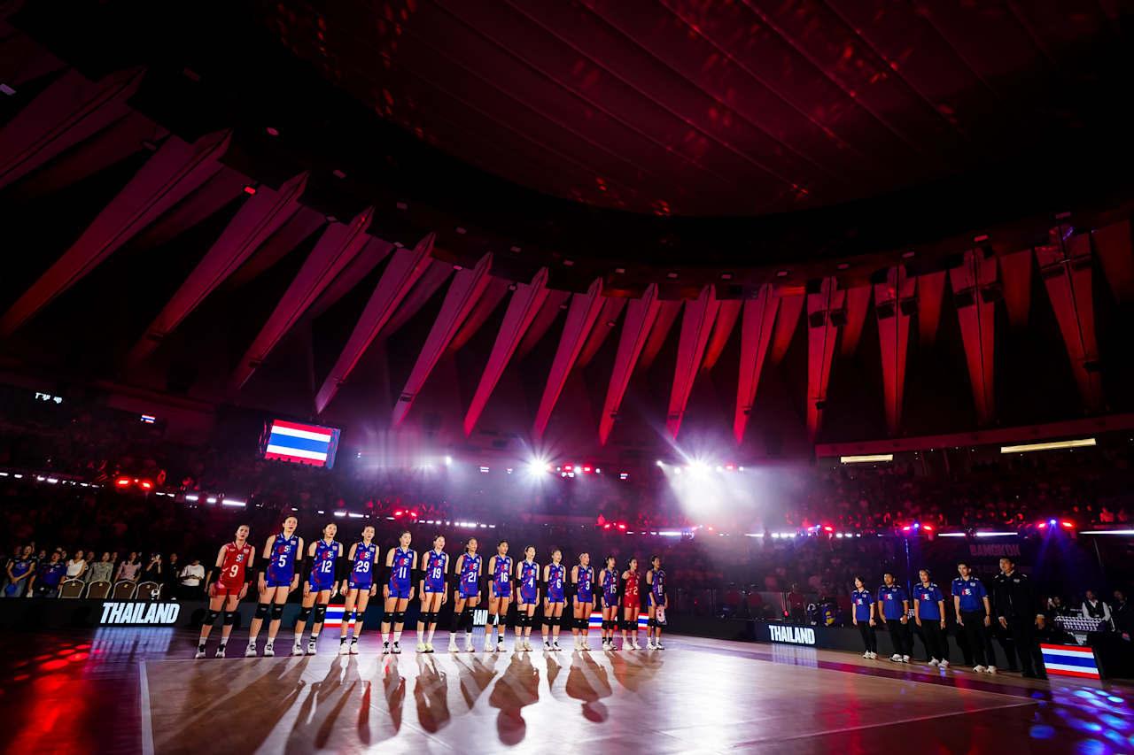 准备第五局，泰国🇹🇭女排第四局被荷兰🇳🇱女排打得毫无还手之力、一筹莫展[