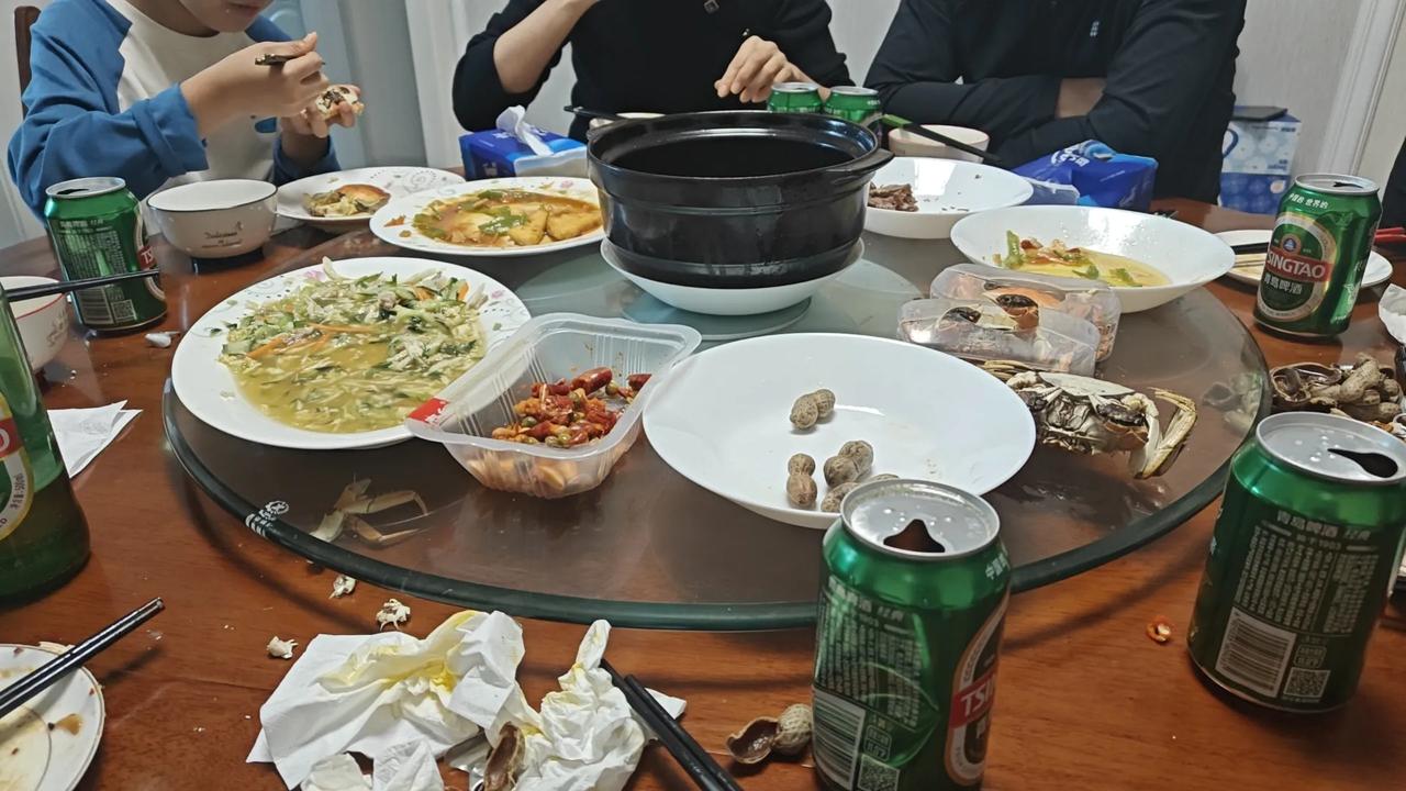 克非老兵，今天又喝多了。眼瞅着70岁的人了，喝上酒怎么就忘了年龄了。搭伙过日子老