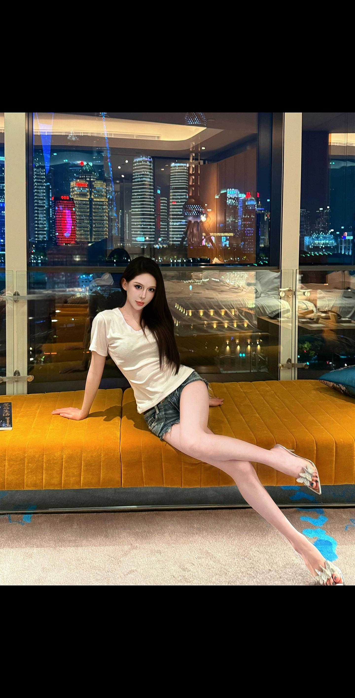 并不存在什么落尽下石 你好的时候大家也没喜欢过你啊 顶多就叫痛打落水狗罢