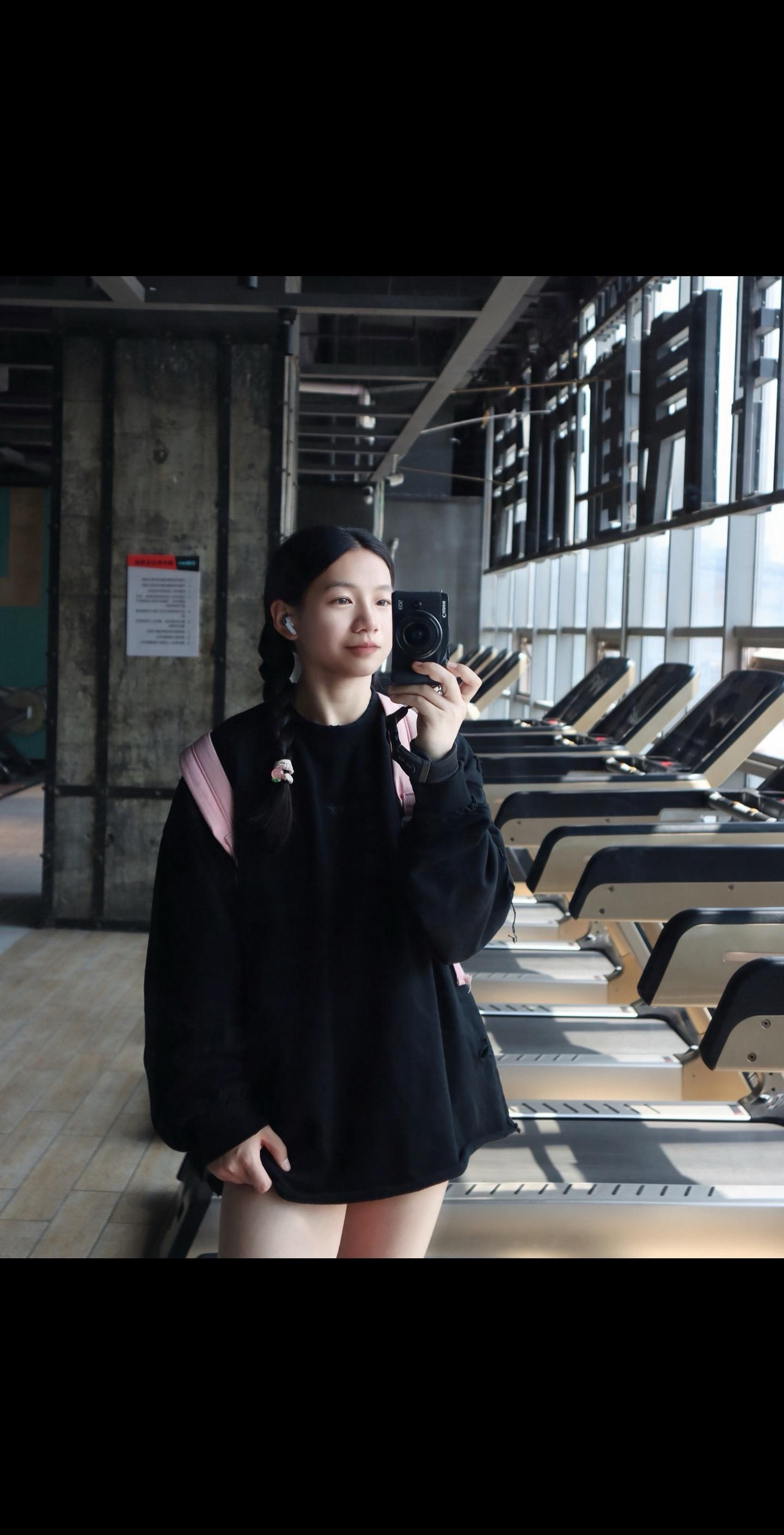 可爱能装 但帅装不了一点