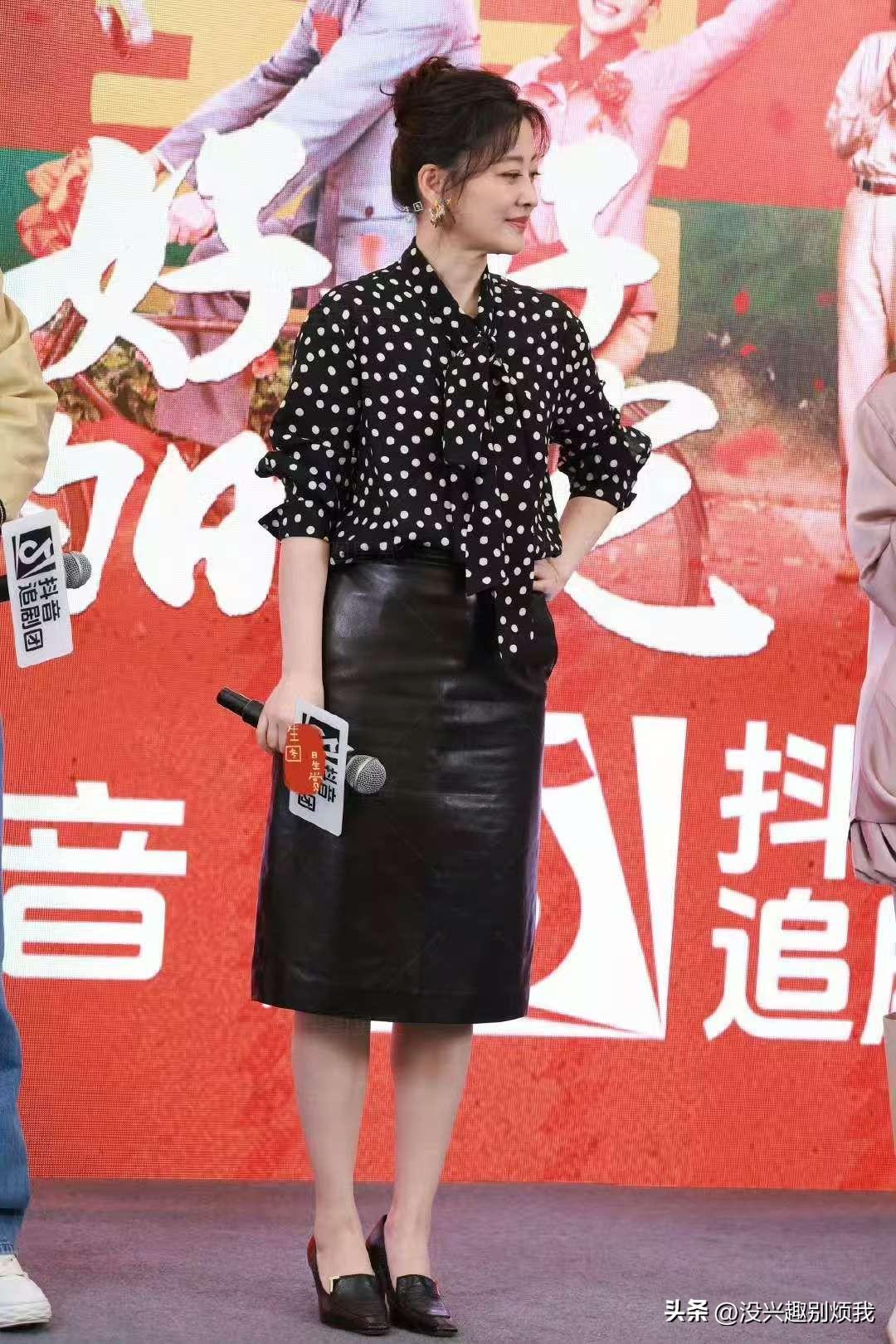 梅婷生图，优雅知性散光芒