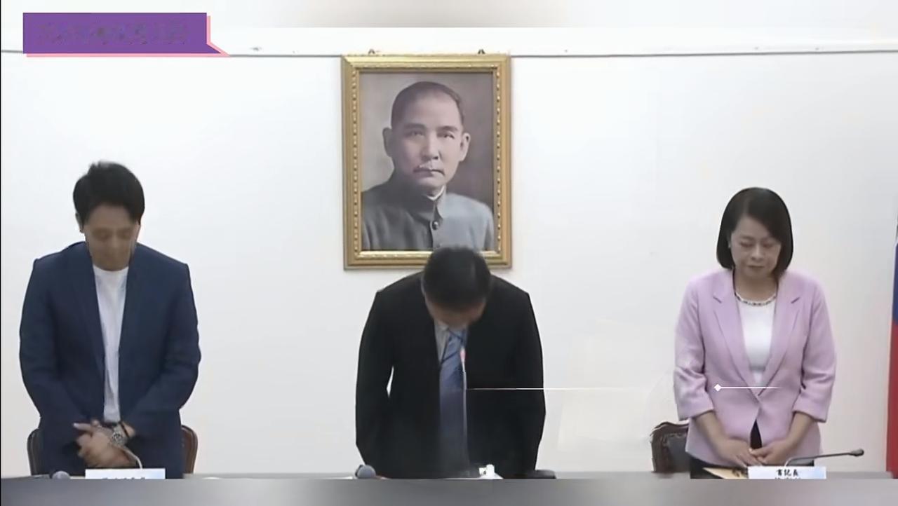蓝营连曝丑闻，选情堪忧。
先是翁晓玲误删了身障人士就业工厂的月饼，引发全岛性负面