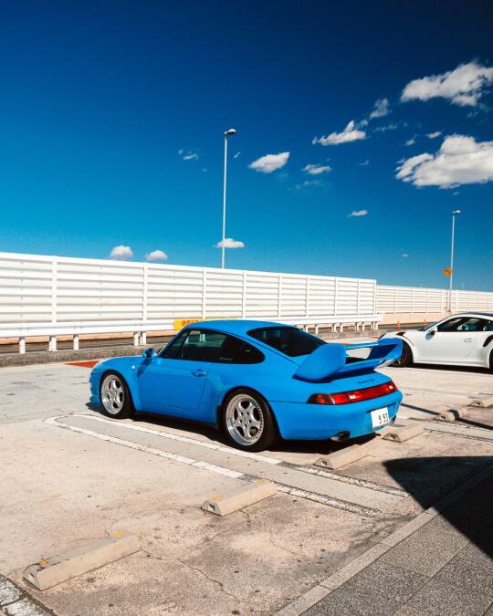 一天内拍到两台同色993 CarreraRS