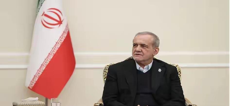 伊朗同时对抗美以的经济代价有多大 伊朗同时对抗美以，经济代价堪称惨重。自2018