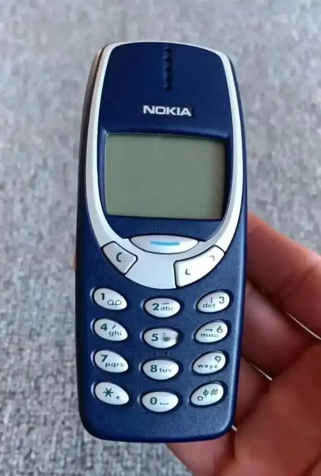 你多长时间没有发过短信了？
我的手机号是2002年办的，距现在已经20多年了，一