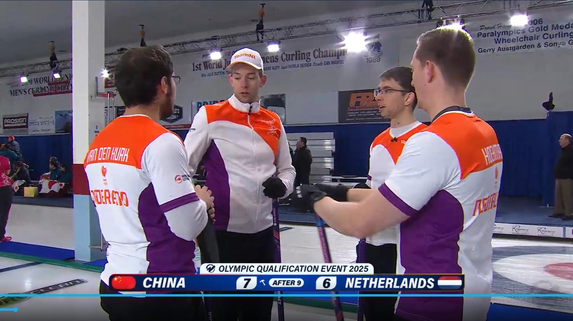 【奥运资格赛】中国带着一分优势后手进第十局中国队脑子还是很清楚的，三垒结束之后，