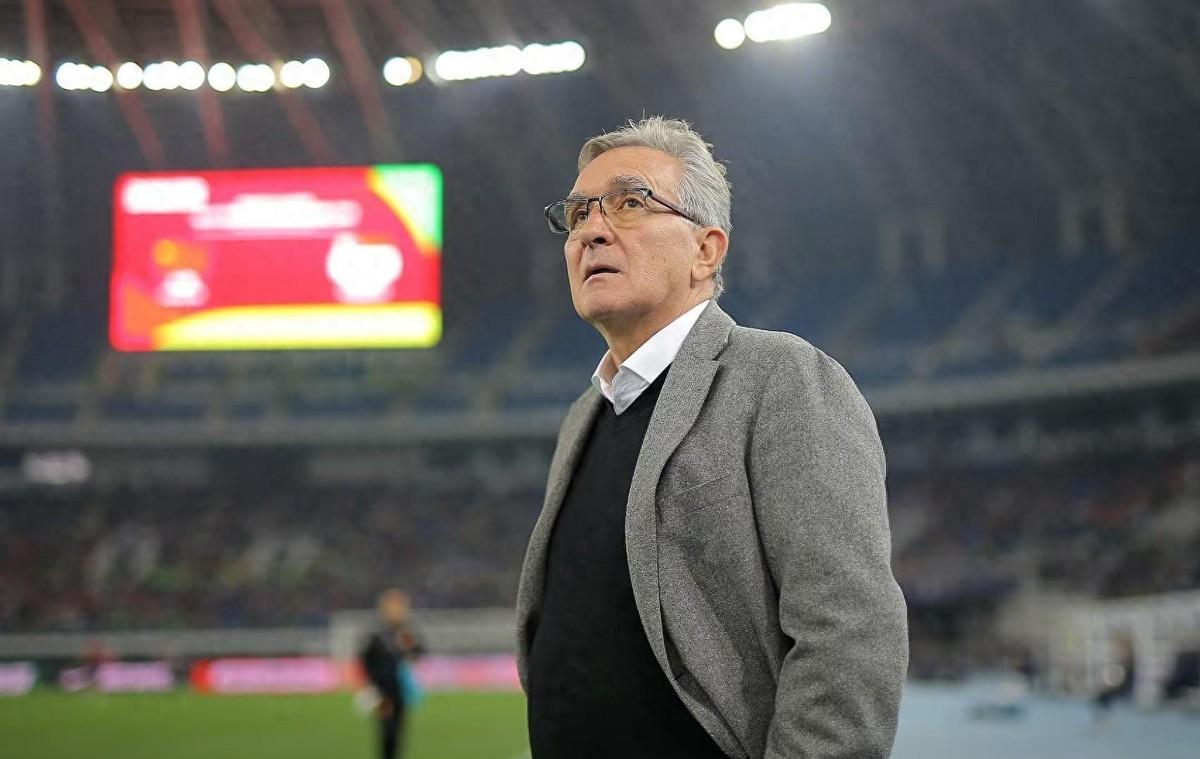 国足客战澳大利亚前瞻：费南多搭档拜合拉木 颜骏凌取代王大雷
10月，对于中国国家