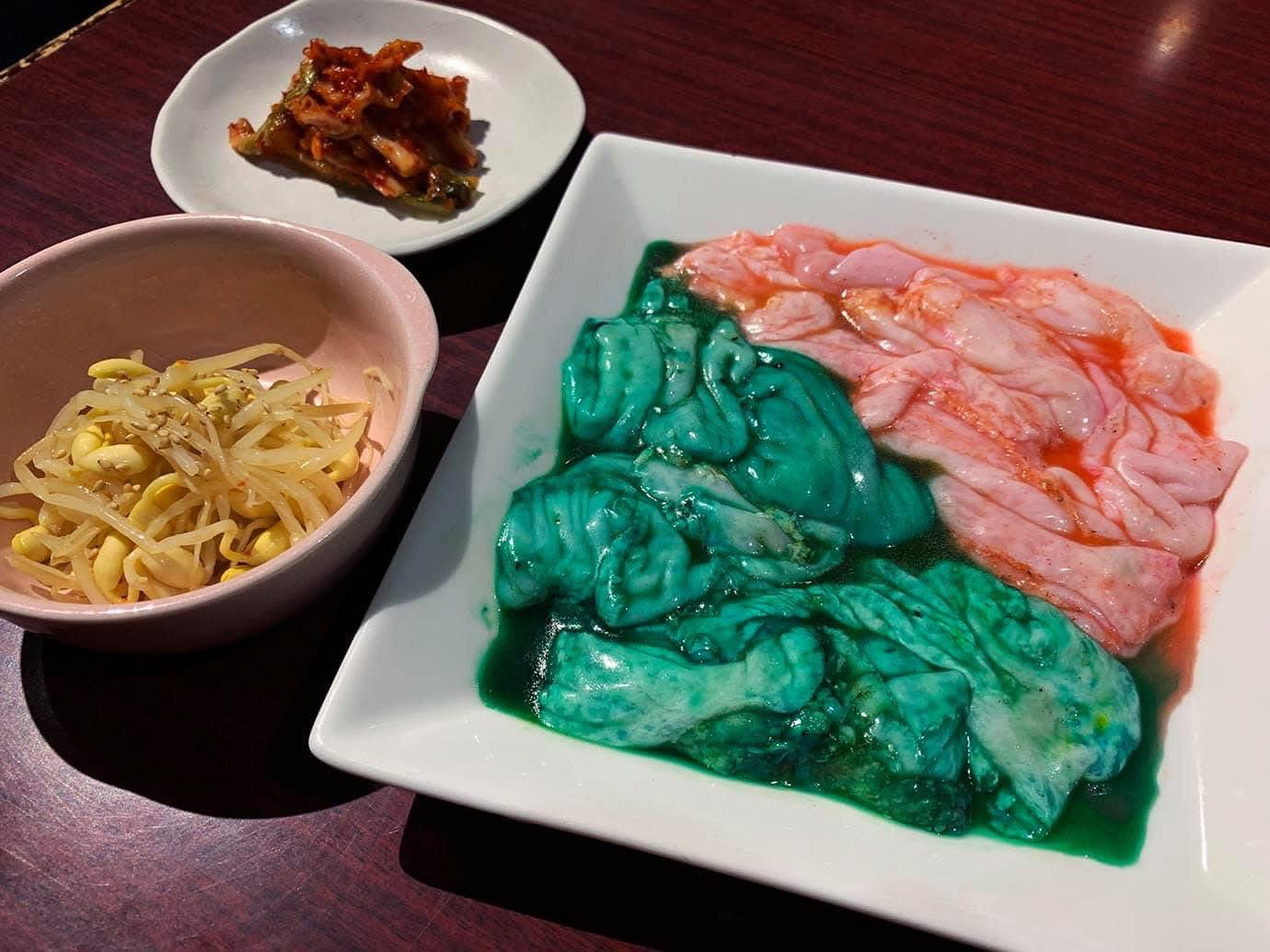 🔻网友分享：有些日本人做饭的时候多少有点大病。🔻什么鬼东西？烤内脏？热点现场