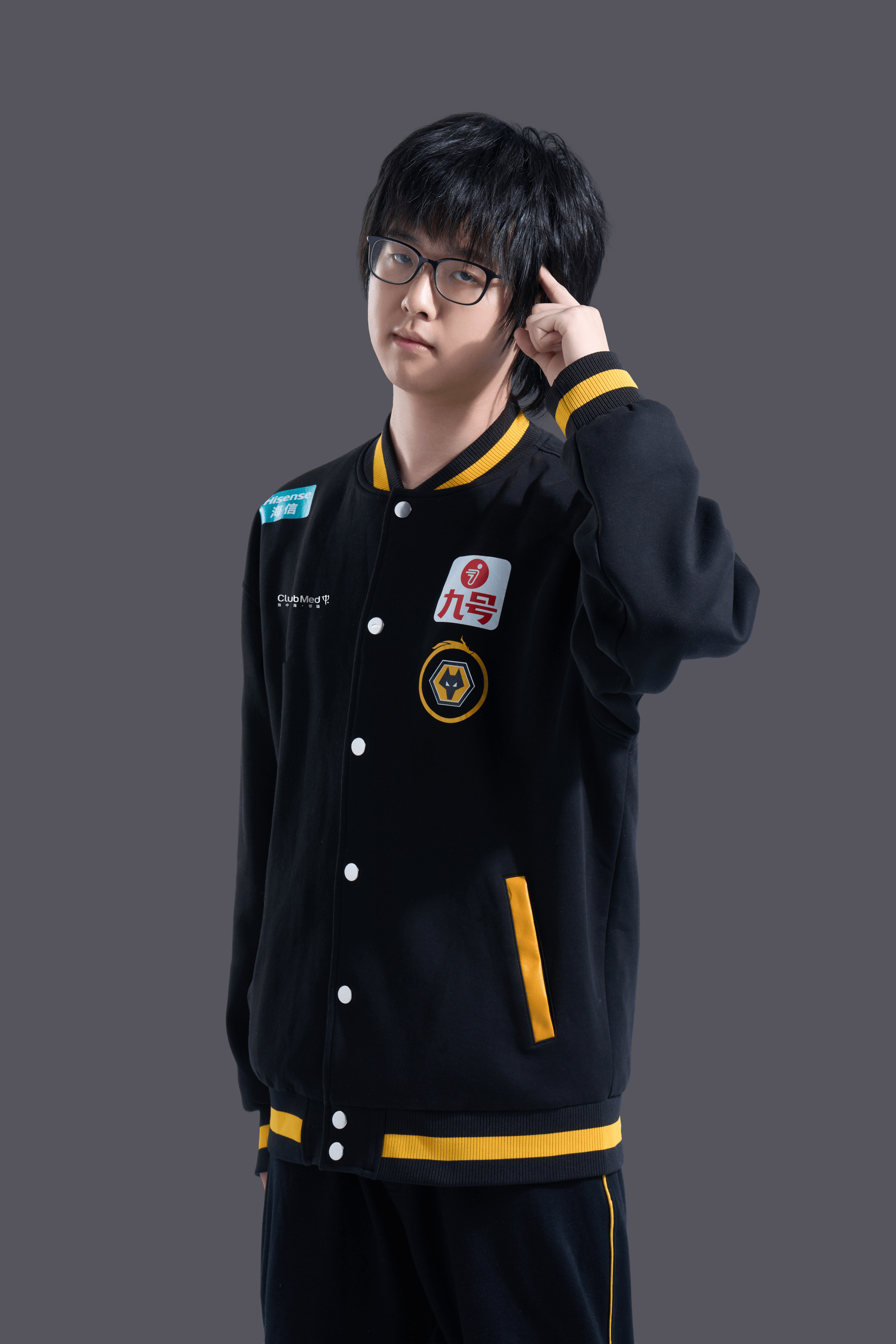 重庆狼队2026春季赛定妆照：狼群蓄势，气势如虹