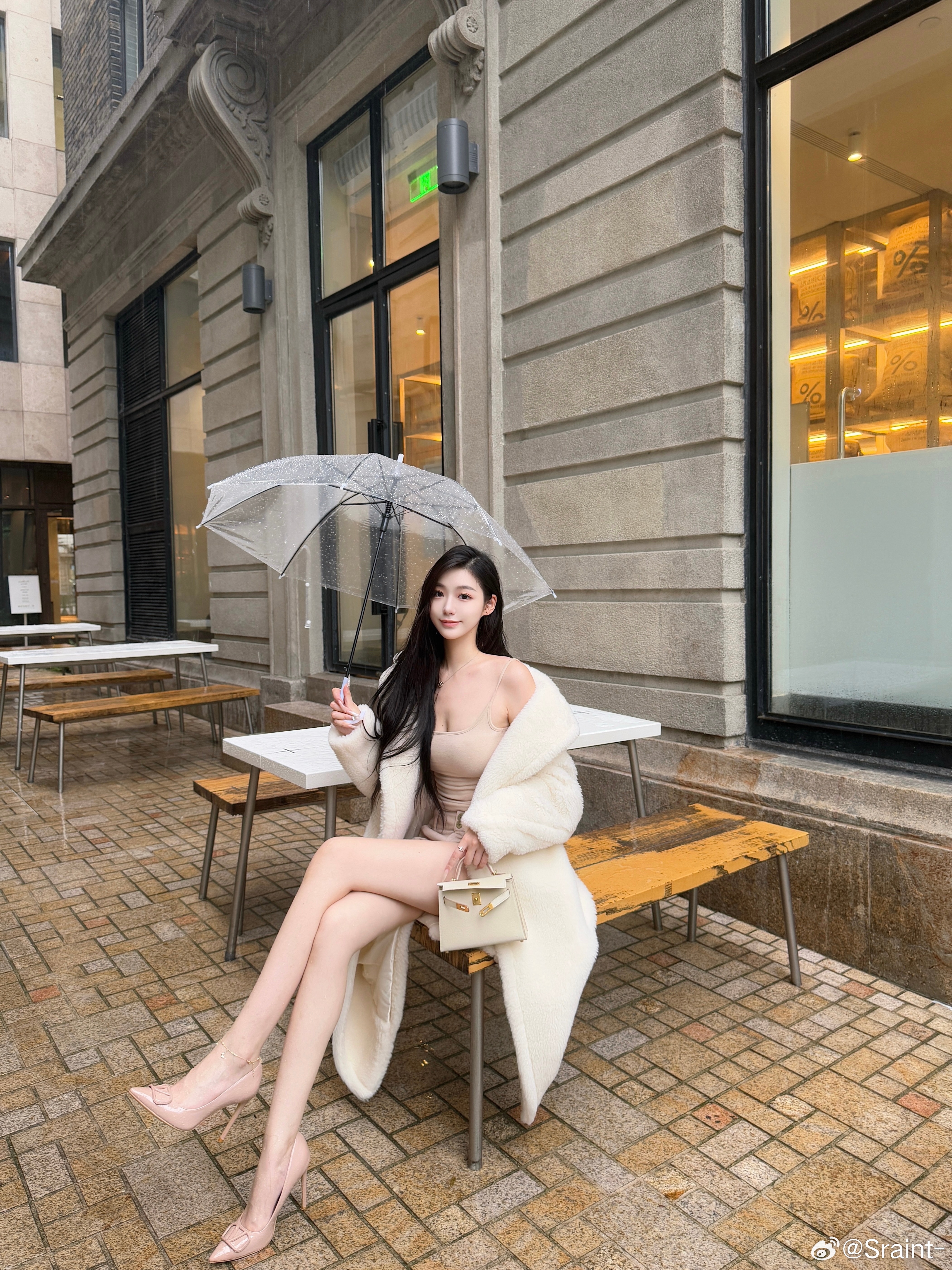雨天的外滩☔️🤍  ​​​