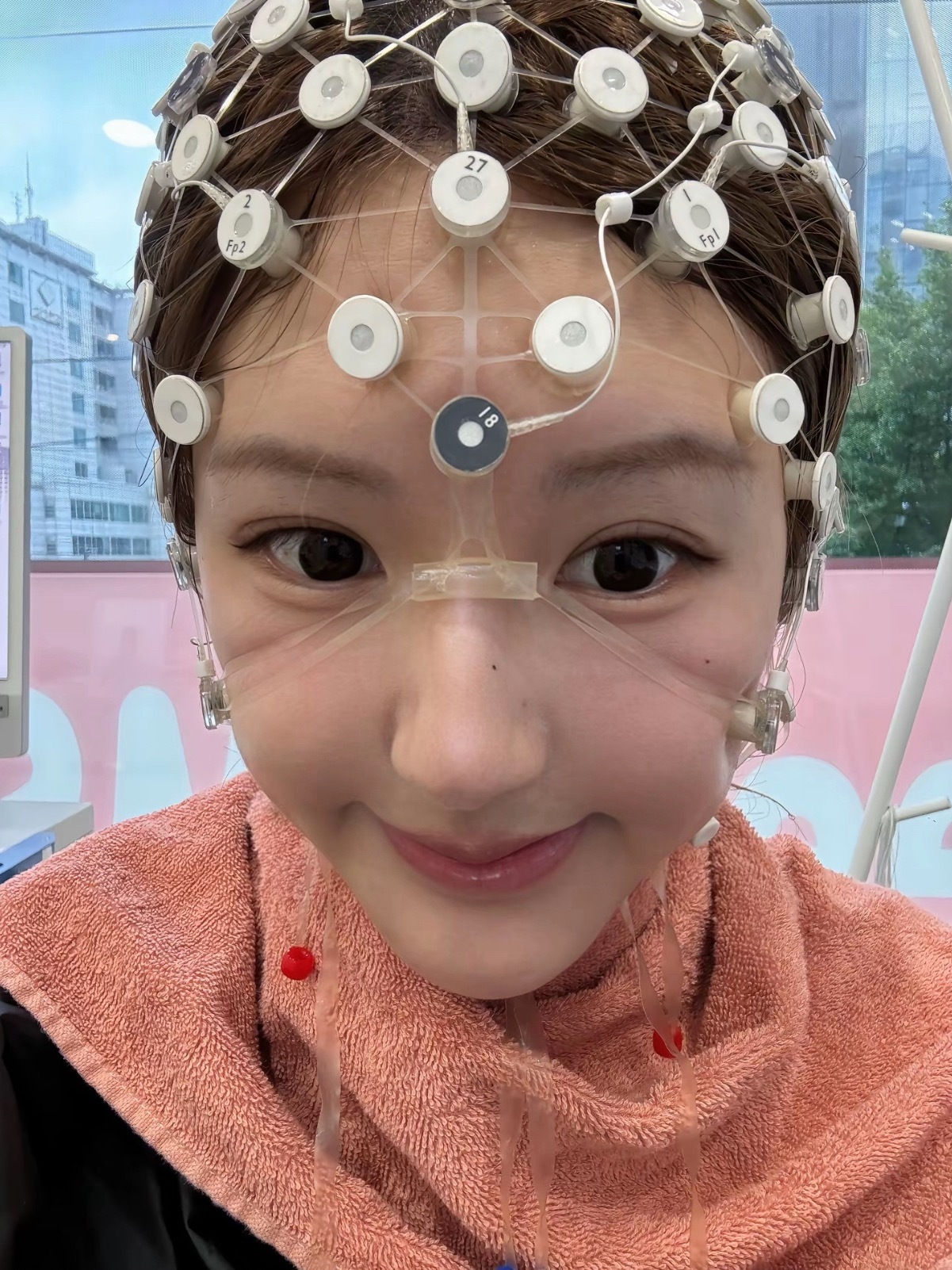 此乃何物 脸颊肉好萌。🤏 