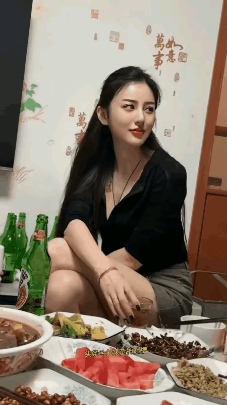月收入要多少才能娶到这样子的老婆[笑哭]