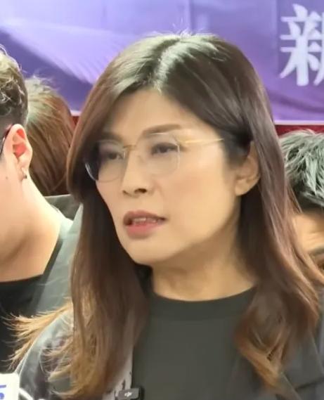 国民党又开始玩新套路了！副主席李乾龙在金门党庆上透了个大消息：主席郑丽文已经拿到