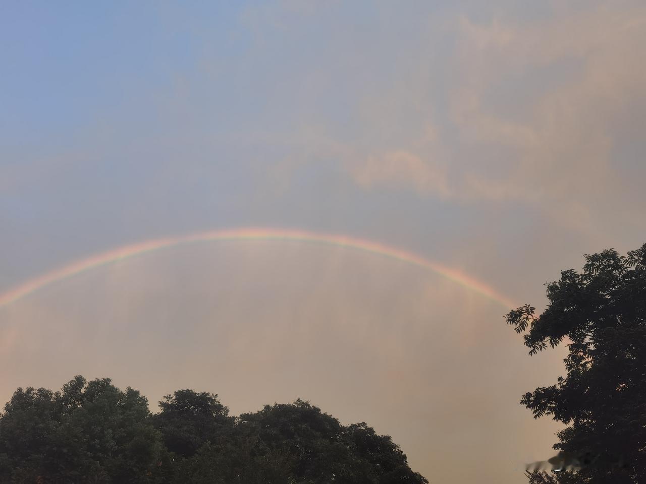 雨后彩虹