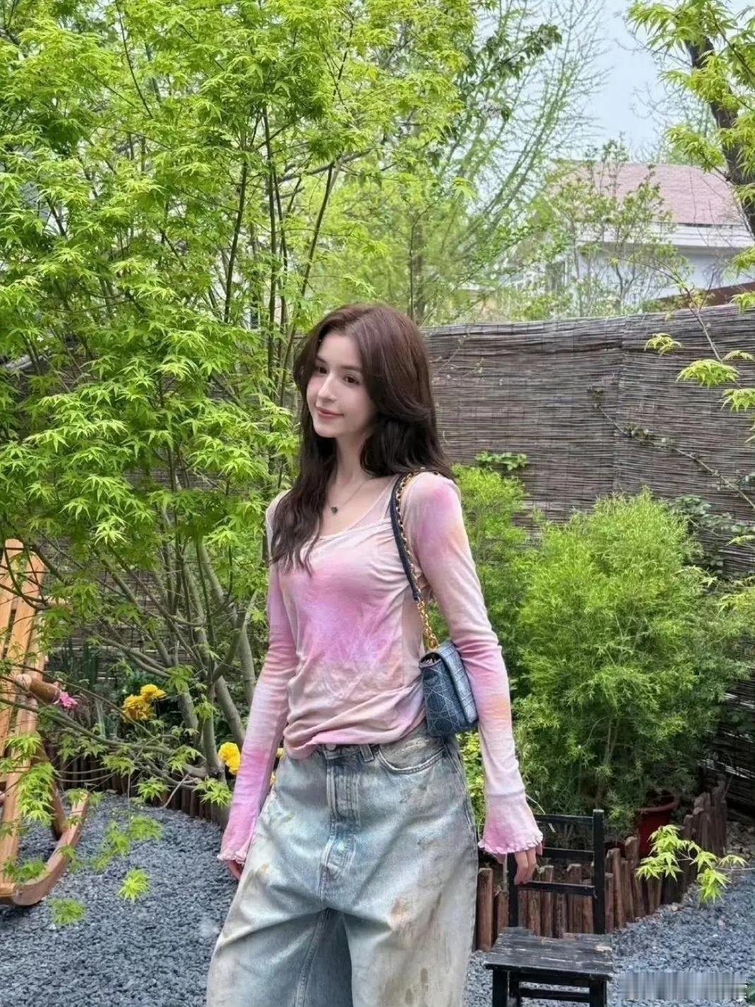 哈妮克孜这牛仔裤是本来就脏脏的吗？ ​​​
