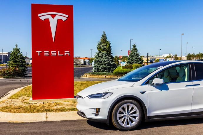 同一款Model 3，上海工厂产的，国内卖23万5，到日本补贴完只要13万4。差