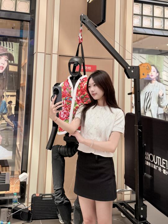 荔枝慧你也是好起来了！！竟然跟男明星合照