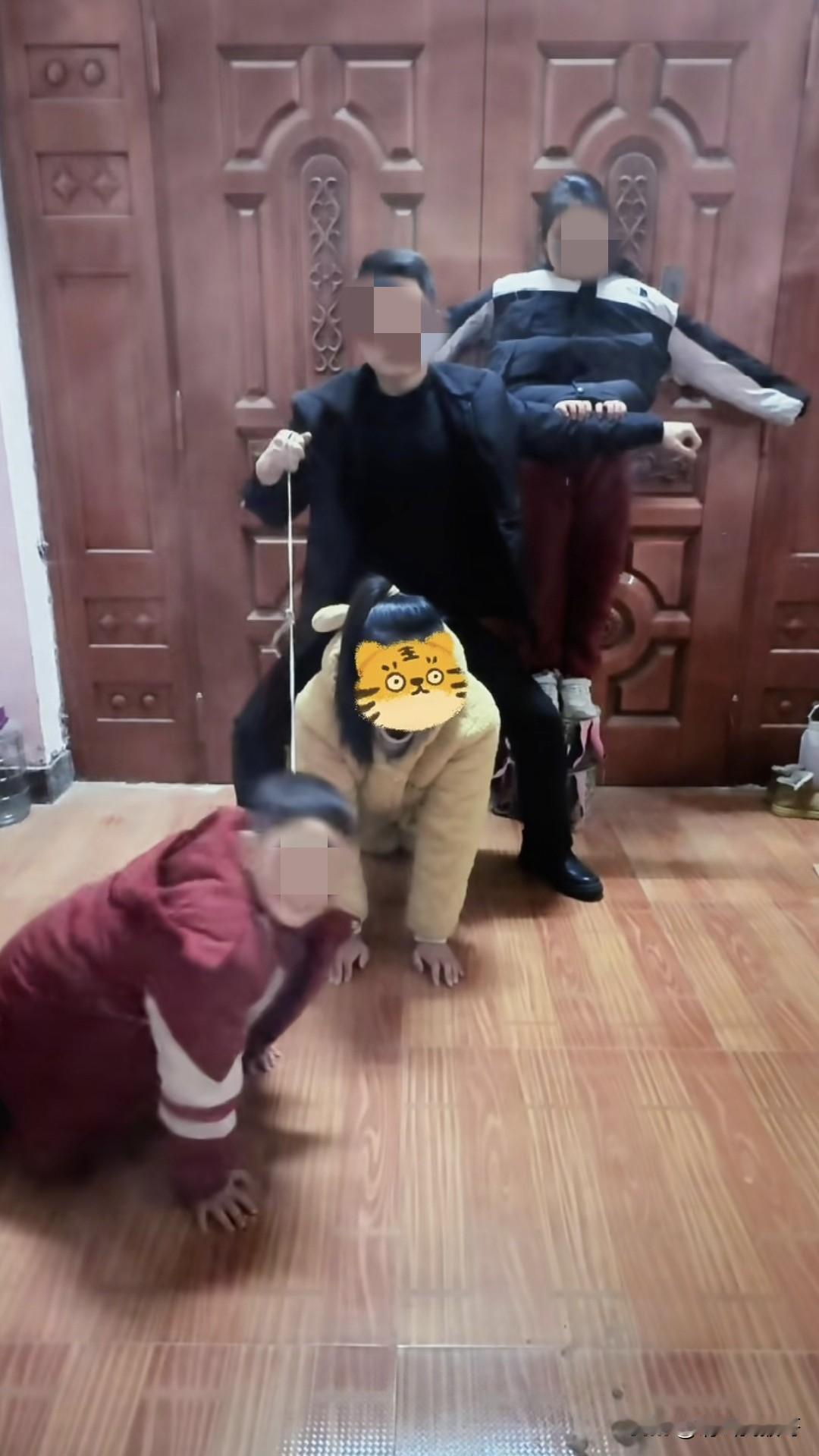 不知道最近玩这个“驯化”梗的博主是怎么想的，驯化“鹰”倒是可以理解，把老婆孩子当