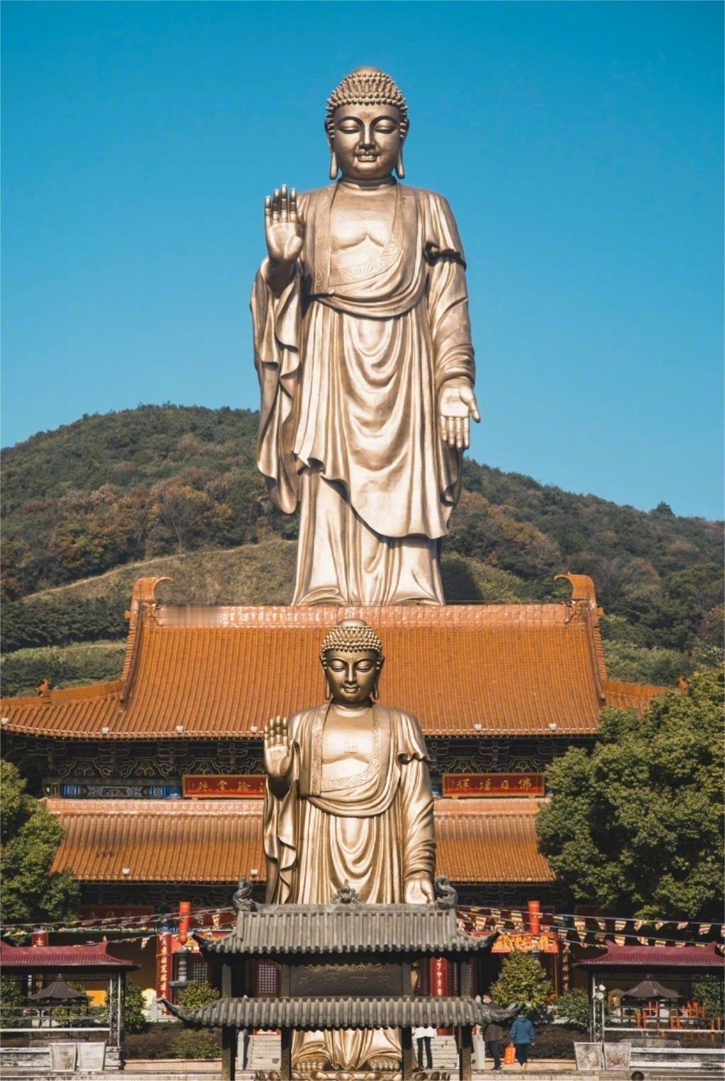 有佛祖庇佑，诸事无忧无愁，富贵吉祥，平安喜乐。 ​​​