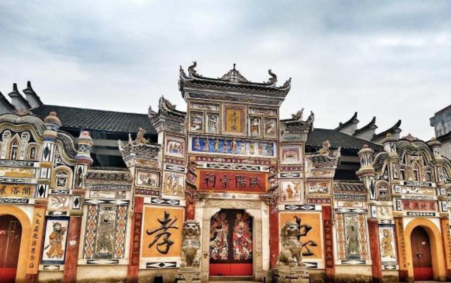 “天下李，广东陈”，一句民谚道出中国姓氏分布的奇观。李姓遍布华夏，而陈姓，却在岭