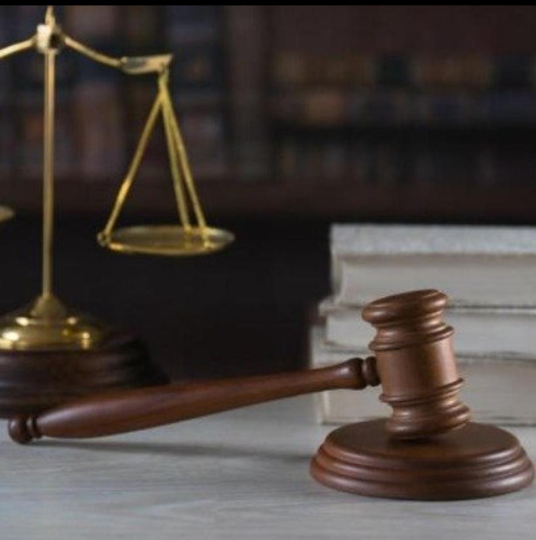 丧尽天良！父亲与堂哥合谋撞死7岁儿子骗保，判决结果大快人心！
 7岁男童路边小便