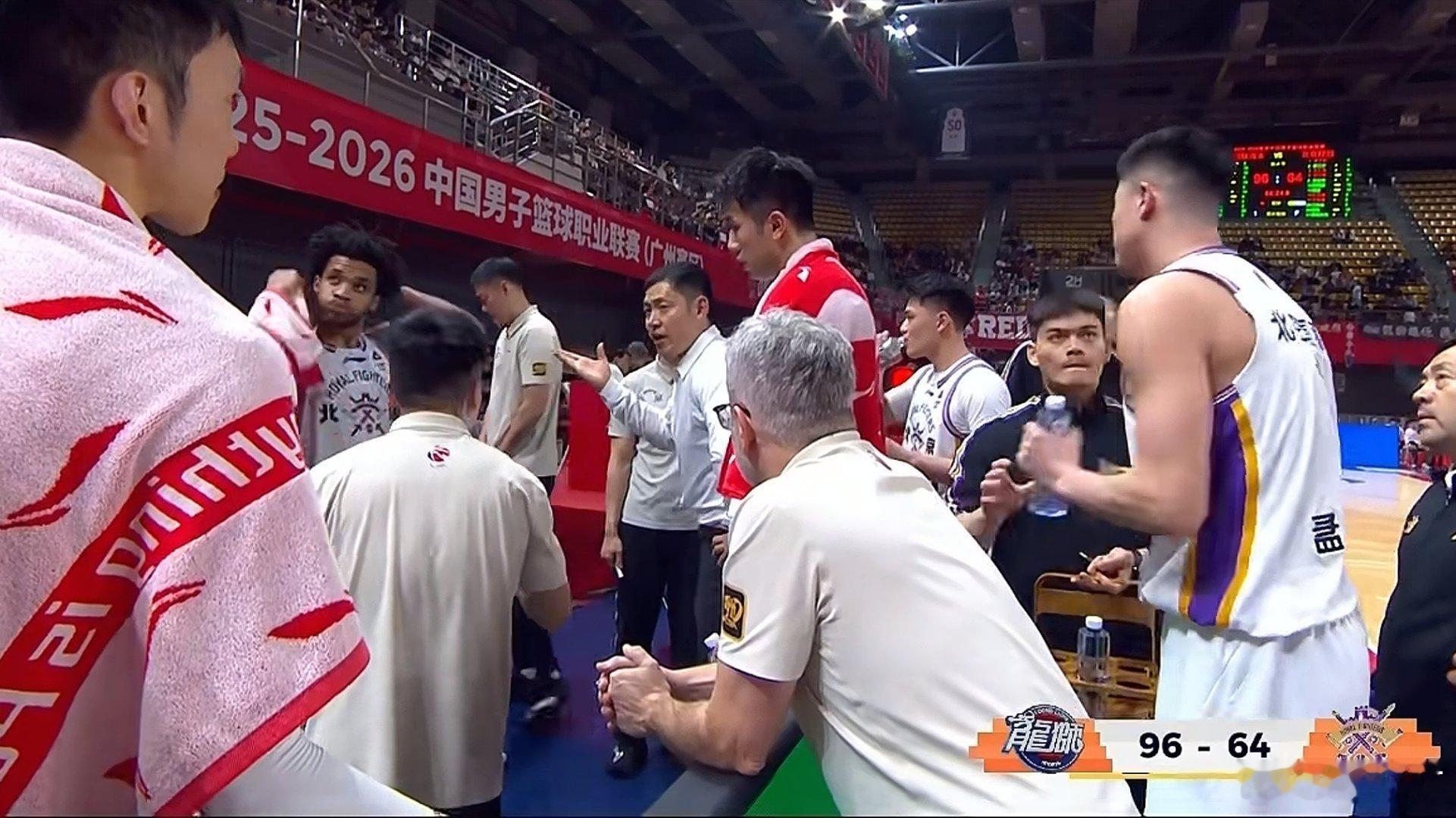 龙狮男篮vs北控男篮 北控这状态真是神鬼莫测，看不懂啊