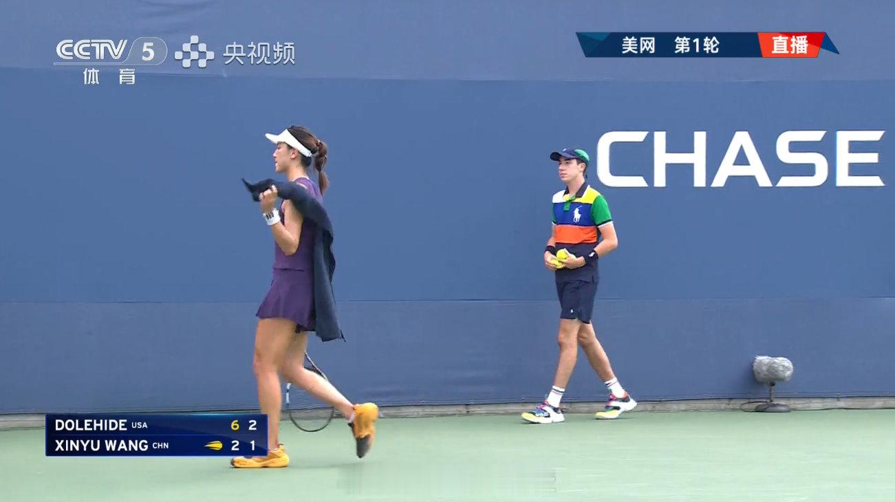 王欣瑜vs多勒海德 王欣瑜 第二盘多勒海德2比1领先王欣瑜 ​​​