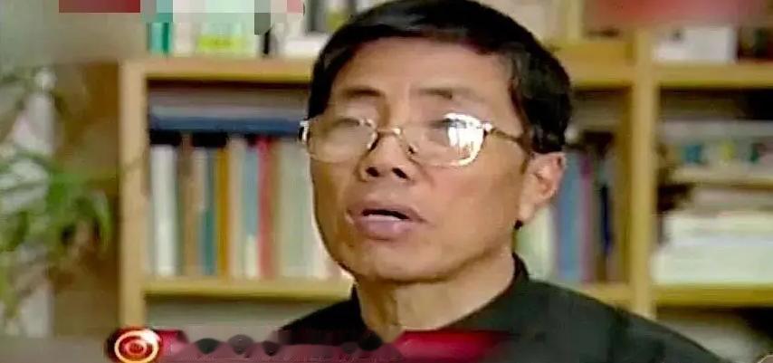 哈尔滨57岁的老杨，换了一颗20多岁小伙的心脏。出院后，家里人发现他不对劲了。从