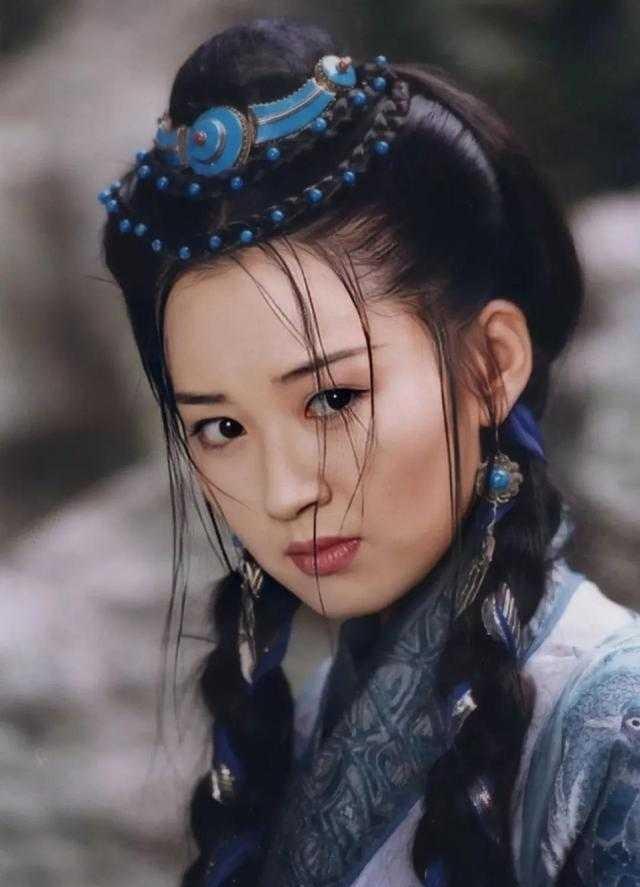 郑佩佩书中回忆往事，许晴倾诉情绪，直言难以读懂
 翻看郑佩佩自传，书中记录与许晴