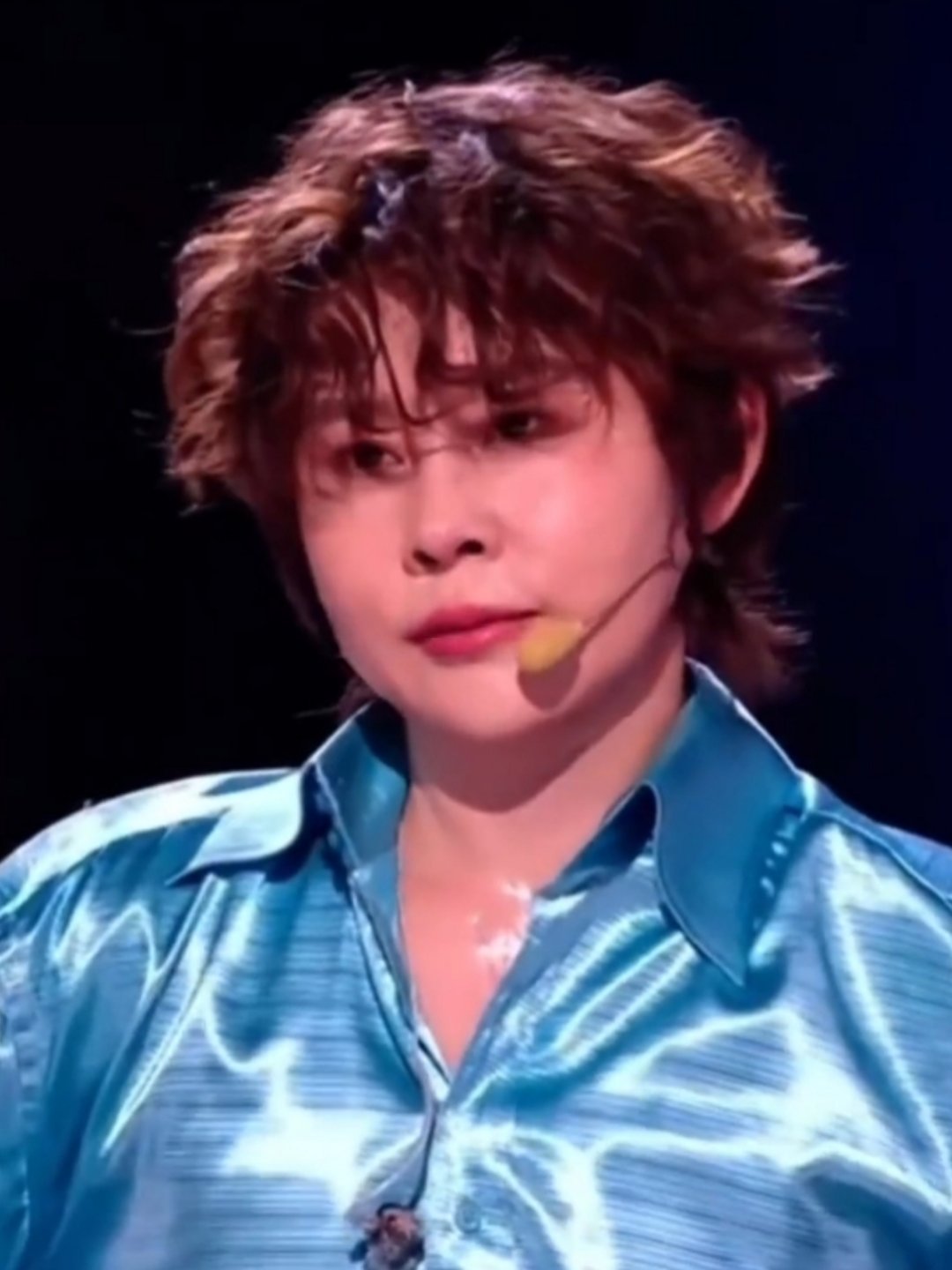浪姐声明 浪姐发布声明，否认观众席里面的不和谐声音“金牌个P”。真正的声音是“王