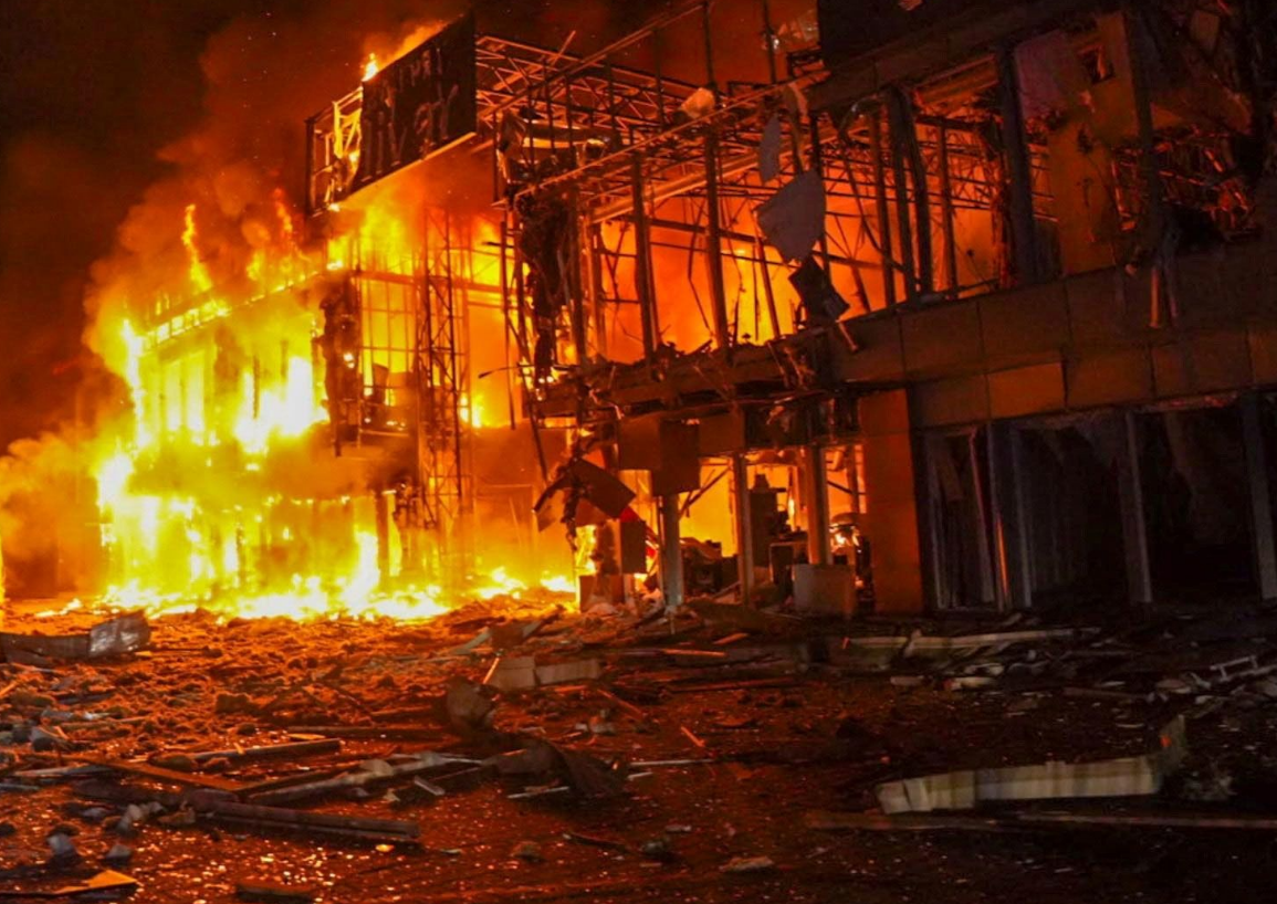 又一起汽车爆炸致3死！俄加大打击敖德萨，威胁乌出海通道，国际小麦期货价格大涨