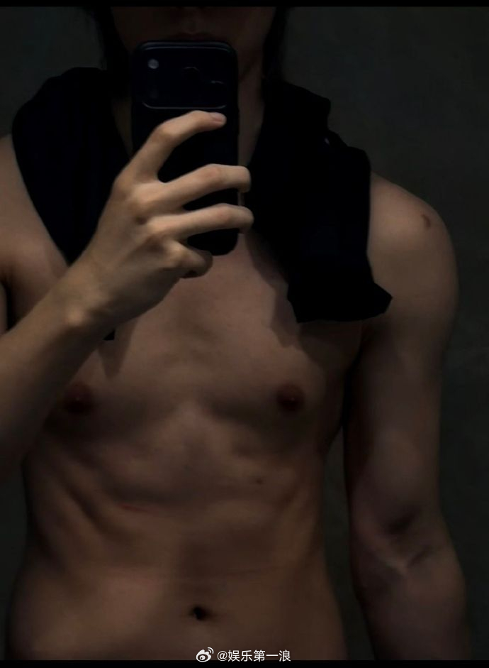 马柏全腹肌马柏全晒腹肌 老师