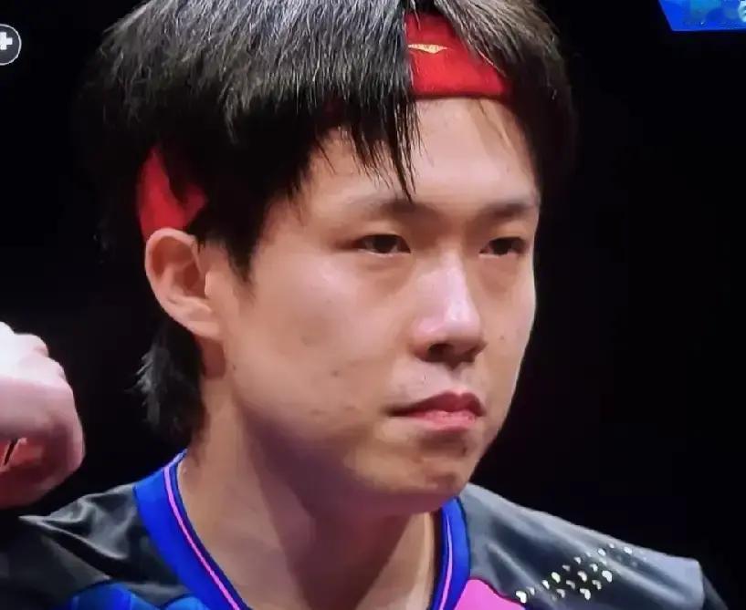 今晚这球，看得我手心全是汗。
 
1:3落后的时候，我甚至下意识想关掉屏幕。
 