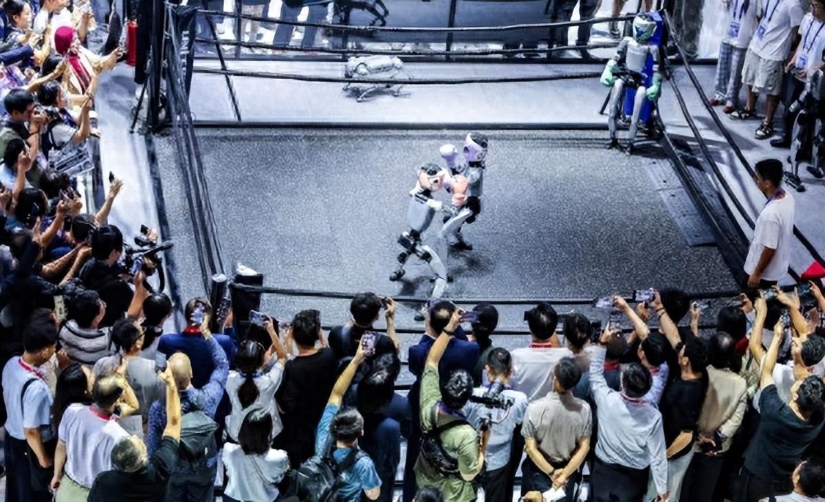 最近，美国在涉华议题上打出的一套组合拳，只能用“气急败坏”四个字来形容。一边高调