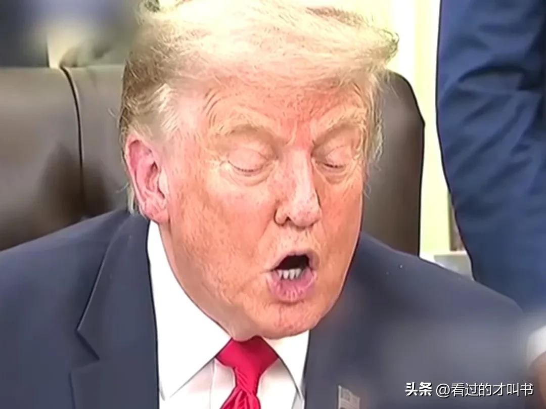 特朗普希望泽连斯基结束这场战争。
7月29日，与泽连斯基会晤后，特朗普会见了记者