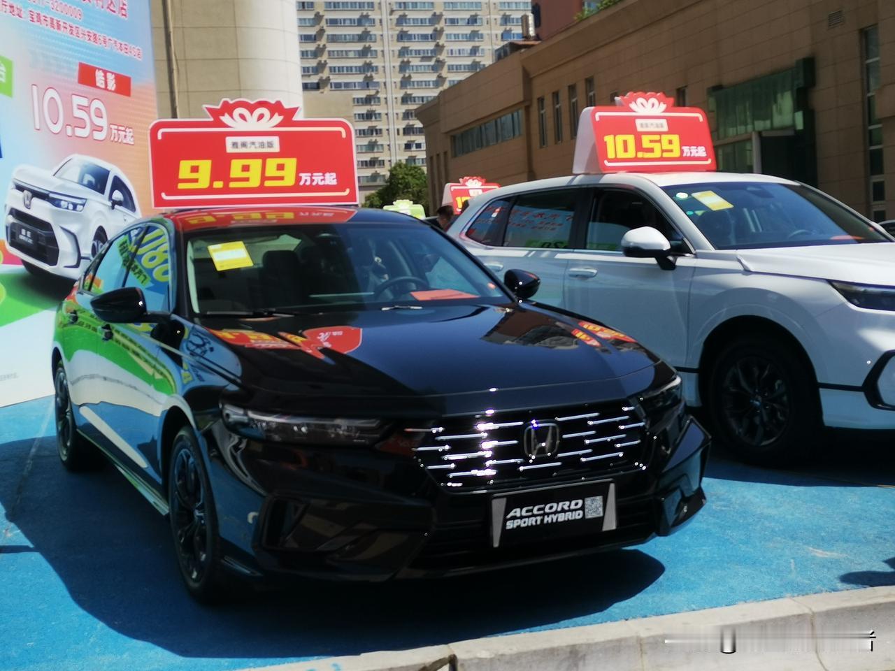 车就是个代步工具
喜欢操控车，选本田丰田油车，功能越简单越好，性价比最髙。
追求