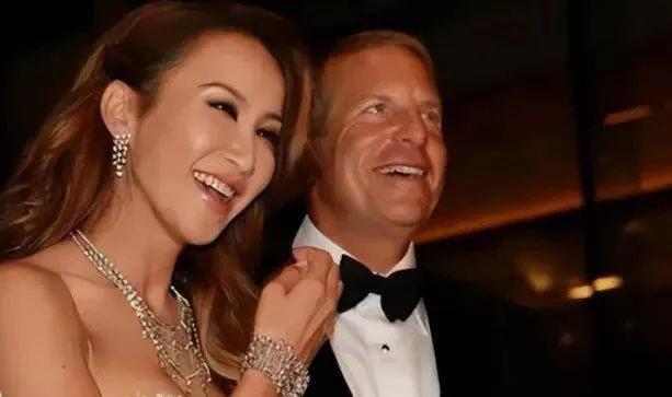 李玟的自杀令人深感惋惜！杨绛曾说过：“如果选择了错误的婚姻，那就一定要选择正确的
