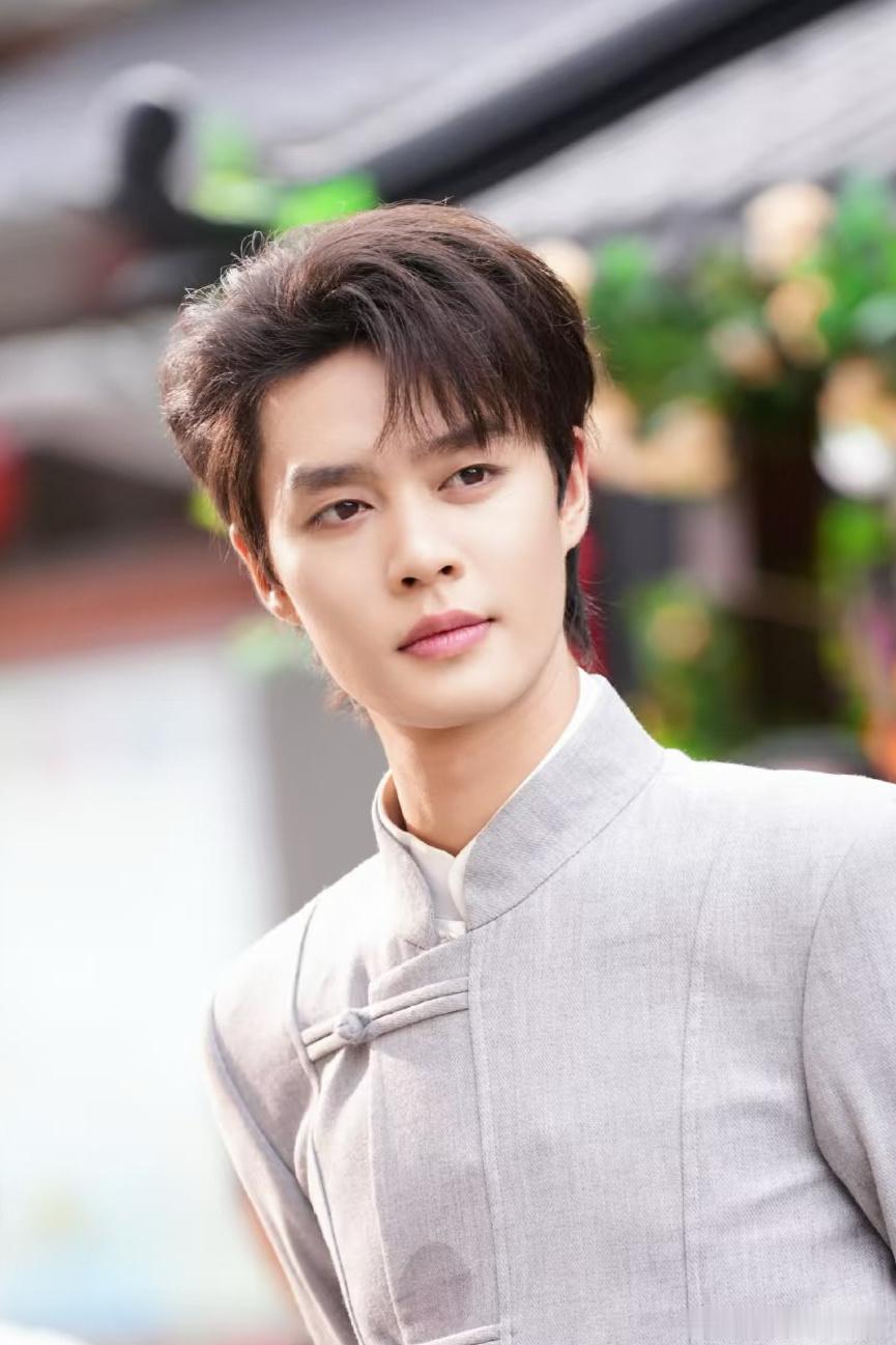 芒果TV现代剧《无效娇养》主演：柯淳、胡连馨总制片人：周裘/栩棠/杜憬仪导演：保