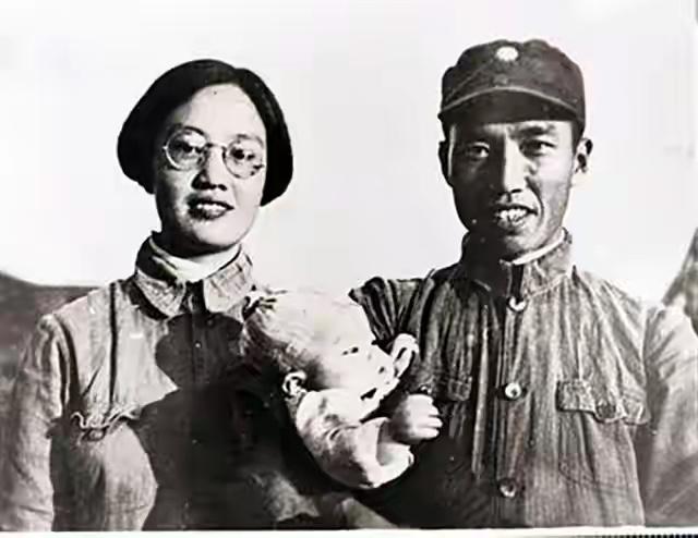 她是八路军高级将领唯一的女儿，寻访父亲旧部、重走太行抗战路、整理左权家书与史料，