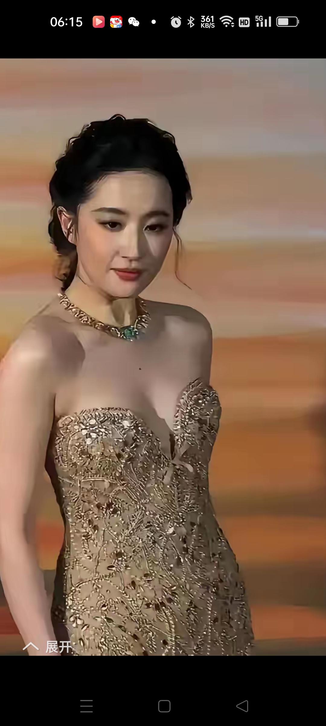 发现没有？长得再漂亮的女人，一到了年纪就少了少女的灵气。哪怕你是明星也不行。看看