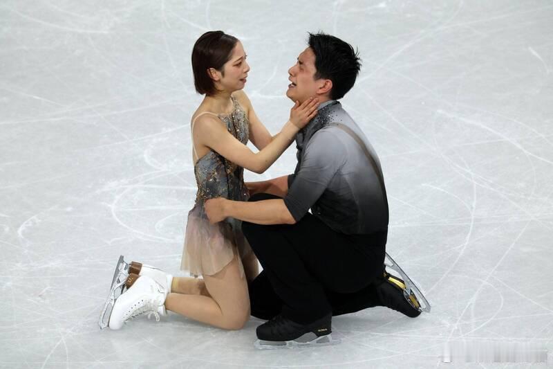 日本冬奥双人滑首金到手 三浦璃来/木原龙一7年搭档历程回顾海外新鲜事ai热点共创
