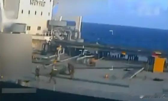 [心]近日美方在委内瑞拉海域附近又扣押一艘油轮,白宫副新闻秘书凯利却对此表示该油