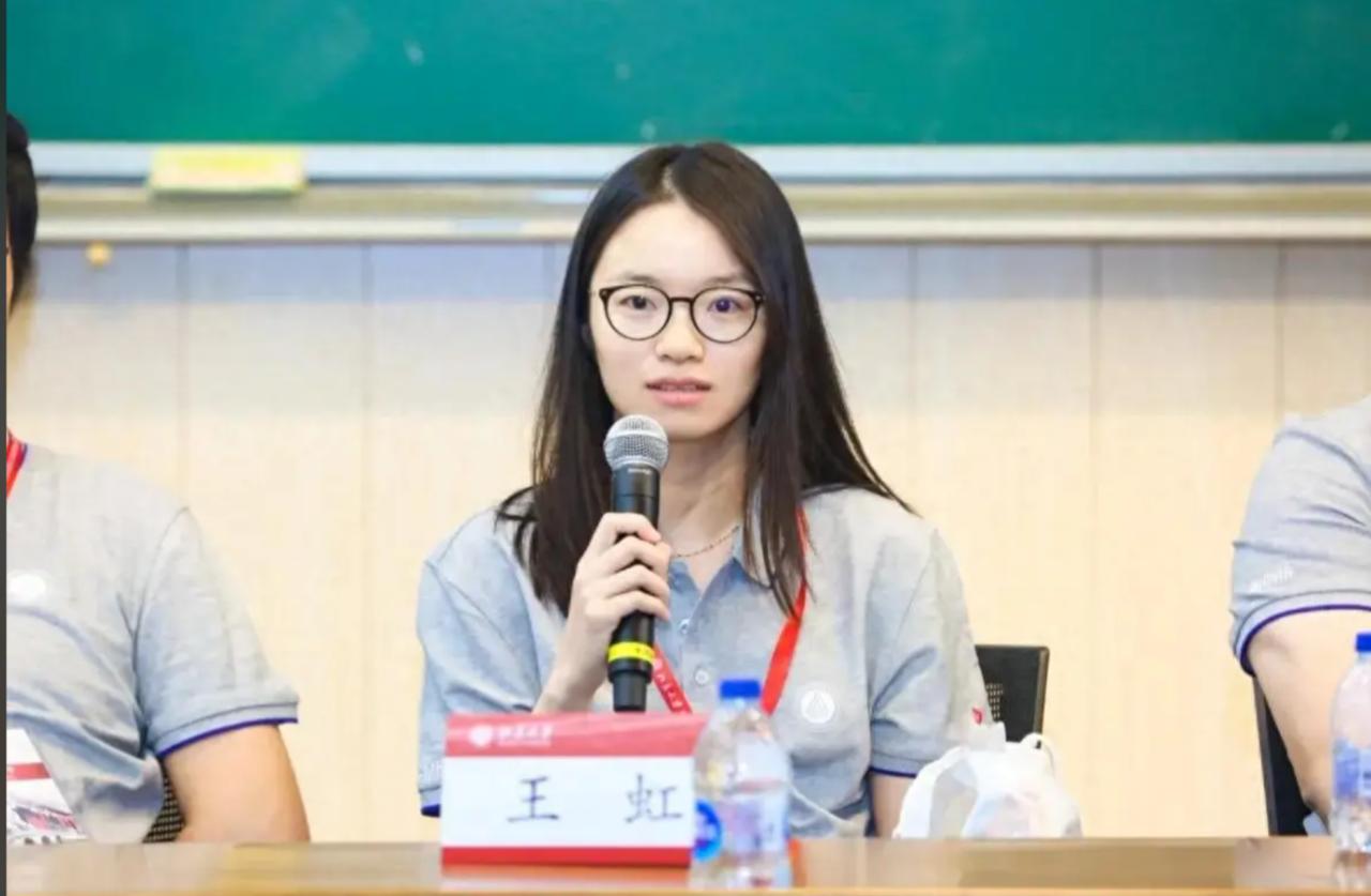 突破历史，中国人的骄傲，35岁数学家王虹斩获菲尔兹奖，这恰恰证明了在中国，无关性