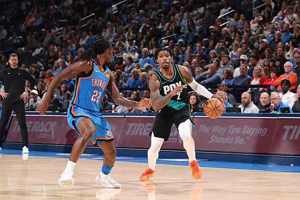 开拓者这个队，在球队文化方面就有明显的问题。之前谢顿-夏普在的时候，他在场上随便