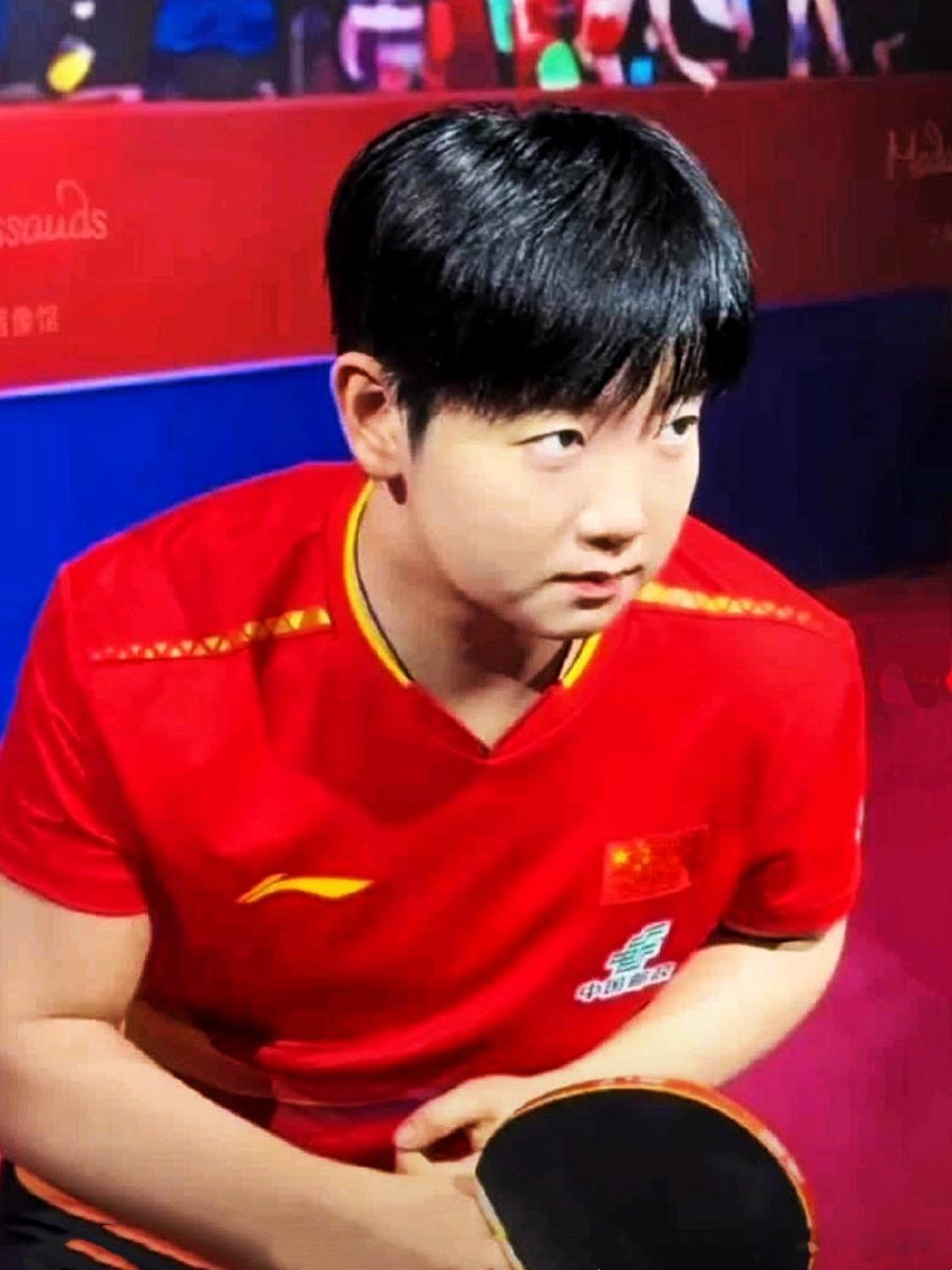 孙颖莎成杜莎首位永久馆藏现役选手今日莎莎的个人蜡像正式亮相上海杜莎夫人蜡像馆，成