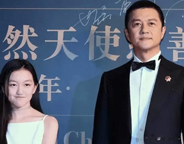 李亚鹏自曝，李嫣在校除了英语全不及格，一年百万学费难道打水漂