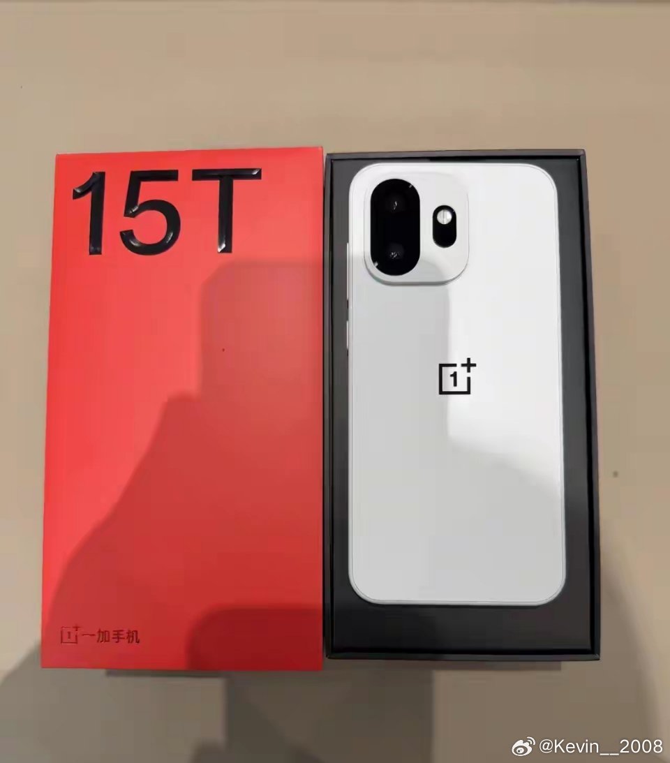 这次一加15T确实挺好看，就是价格太离谱 